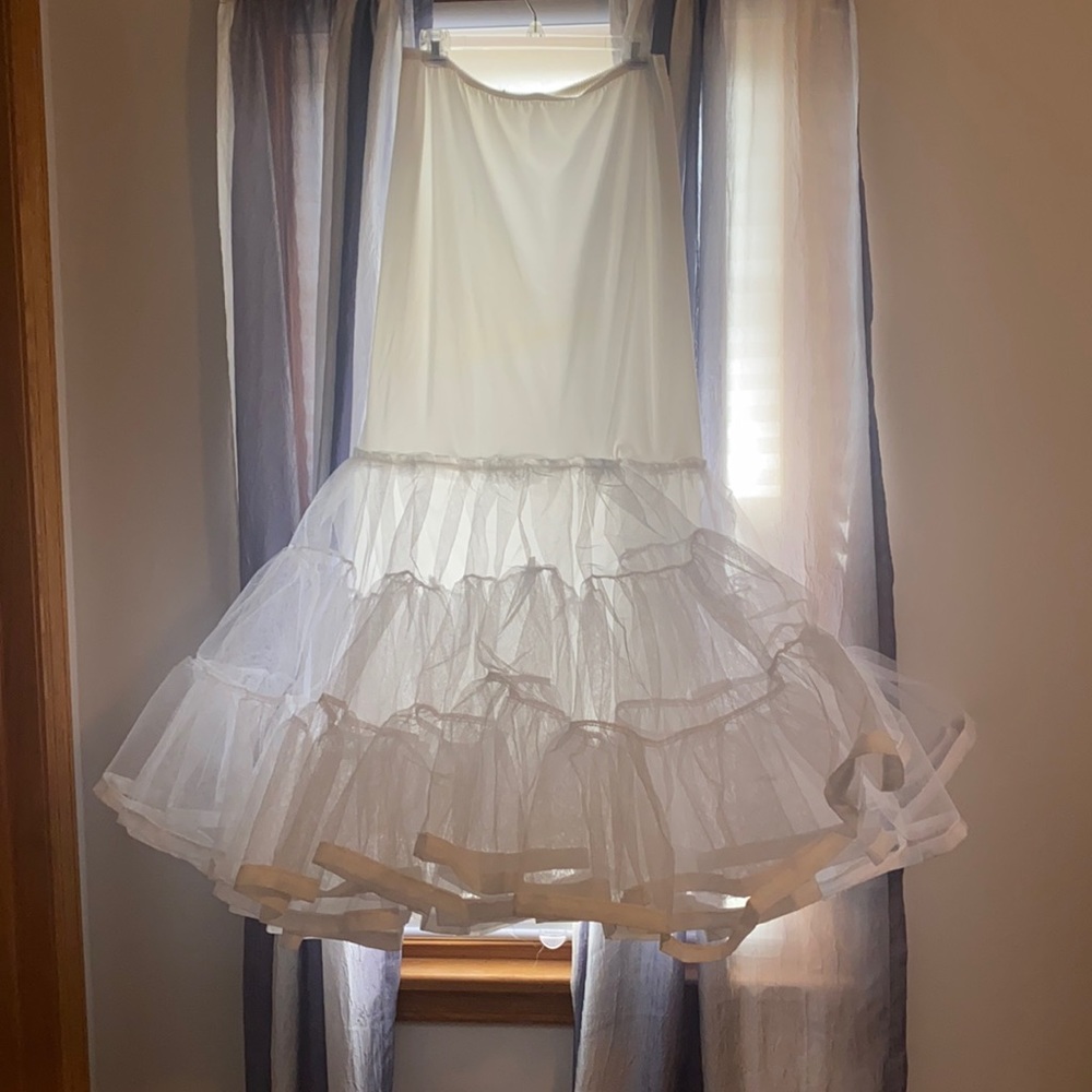 Wedding dress slip